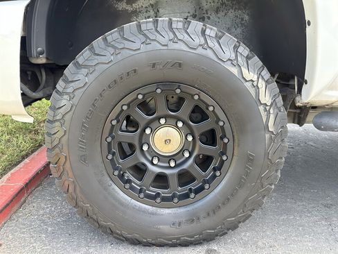 Used 2005 GMC Sierra 2500 SLE w/ Skid Plate Package AWD/4WD image 21