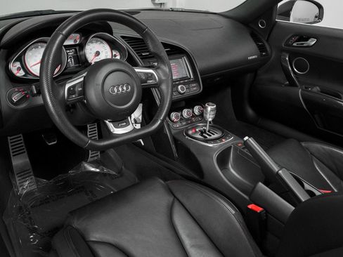 Used 2012 Audi R8 V10 image 39