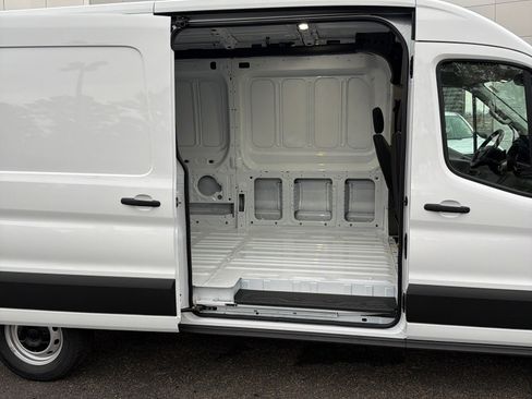 New 2026 Ford Transit 250 148 Medium Roof image 21