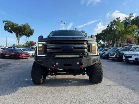 Used 2018 Ford F250 XLT w/ XLT Premium Package AWD/4WD image 2