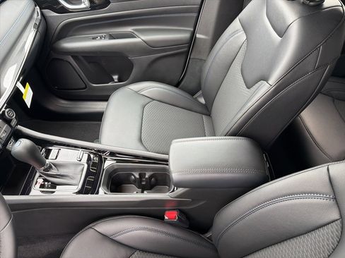 New 2026 Jeep Compass Latitude image 39