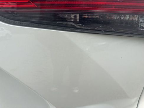 Used 2021 Toyota Highlander XLE image 12