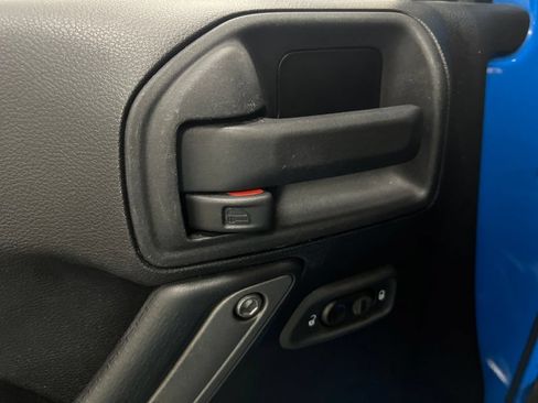 Used 2012 Jeep Wrangler Unlimited Sport AWD/4WD image 13