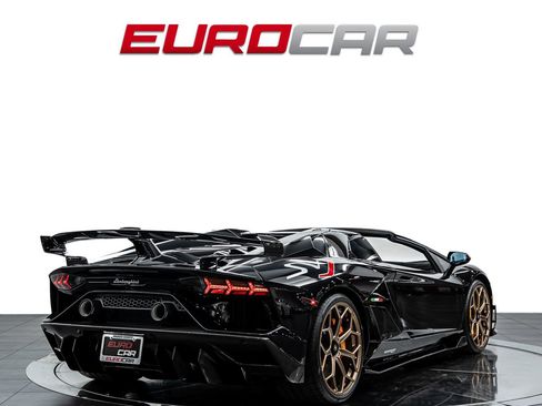 Used 2021 Lamborghini Aventador SVJ AWD/4WD image 6