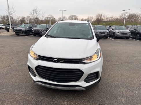 Used 2020 Chevrolet Trax LT w/ Redline Edition FWD image 3
