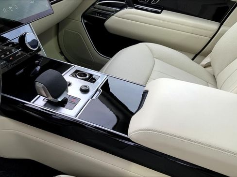 Used 2023 Land Rover Range Rover SE AWD/4WD image 15