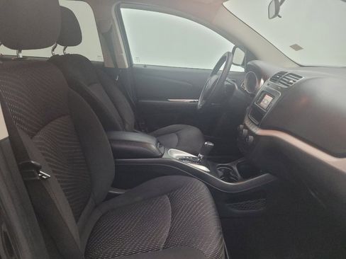 Used 2016 Dodge Journey SE w/ Flexible Seating Group FWD image 21