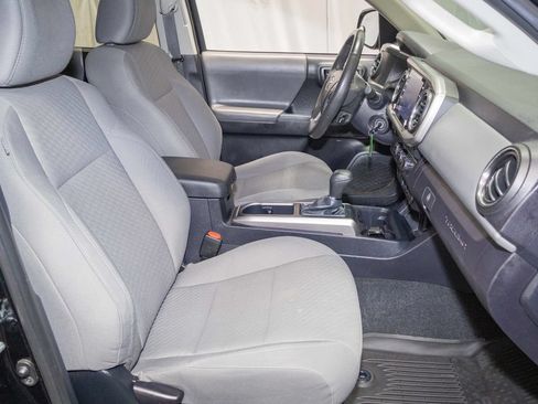 Used 2021 Toyota Tacoma SR5 RWD image 15