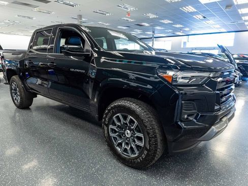 Used 2024 Chevrolet Colorado Z71 w/ Z71 Convenience Package 2 image 4