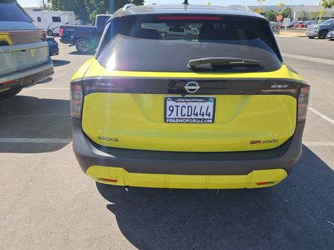 Used 2025 Nissan Kicks SR AWD/4WD image 7