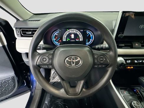 Used 2024 Toyota RAV4 XLE AWD/4WD image 7