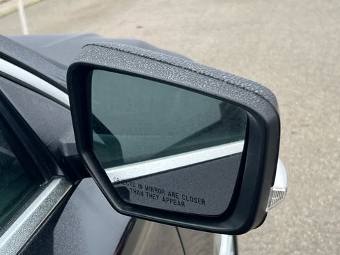 Used 2015 Chevrolet Impala LT image 13