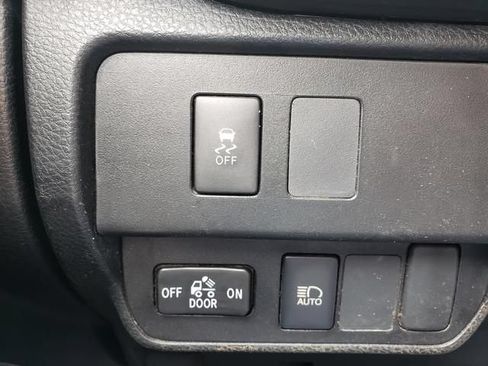 Used 2020 Toyota Tacoma SR5 AWD/4WD image 18