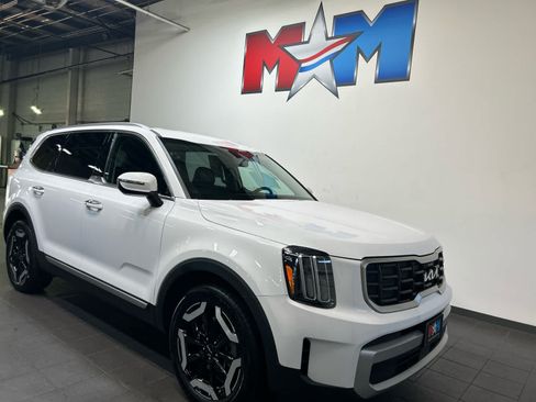 Used 2024 Kia Telluride S AWD/4WD image 2