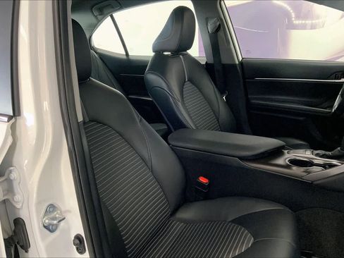 Used 2023 Toyota Camry SE image 13