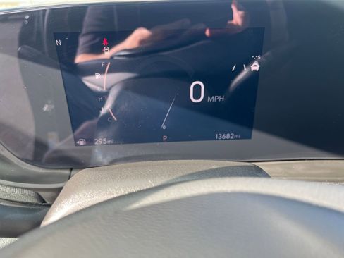 Used 2025 Buick Envista Sport Touring image 35