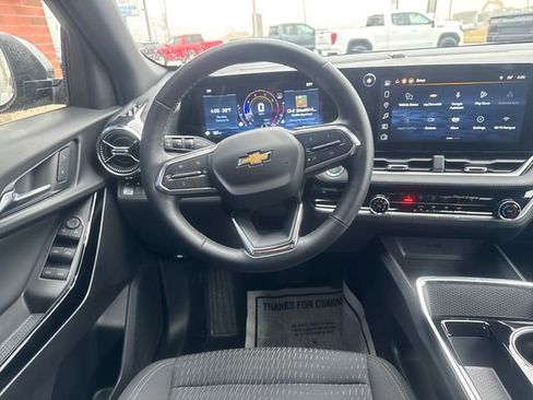 Certified 2025 Chevrolet Equinox LT w/ Safety and Technology Package image 2