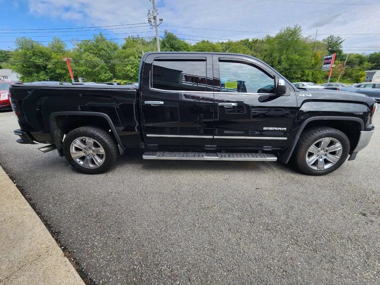 Used 2017 GMC Sierra 1500 SLT AWD/4WD image 4