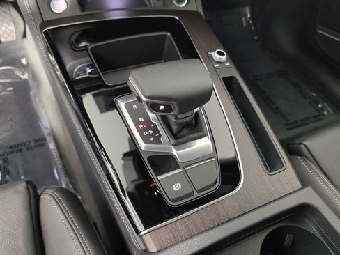 Certified 2025 Audi Q5 2.0T Premium Plus w/ Premium Plus Package image 16