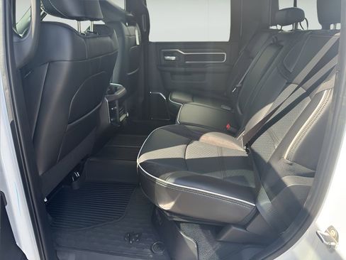 New 2026 RAM 3500 Laramie AWD/4WD image 17