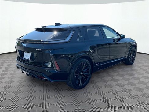 New 2026 Cadillac Lyriq V image 7