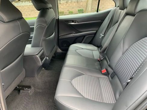 Used 2024 Toyota Camry SE image 12