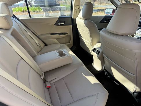 Used 2015 Honda Accord EX-L image 38