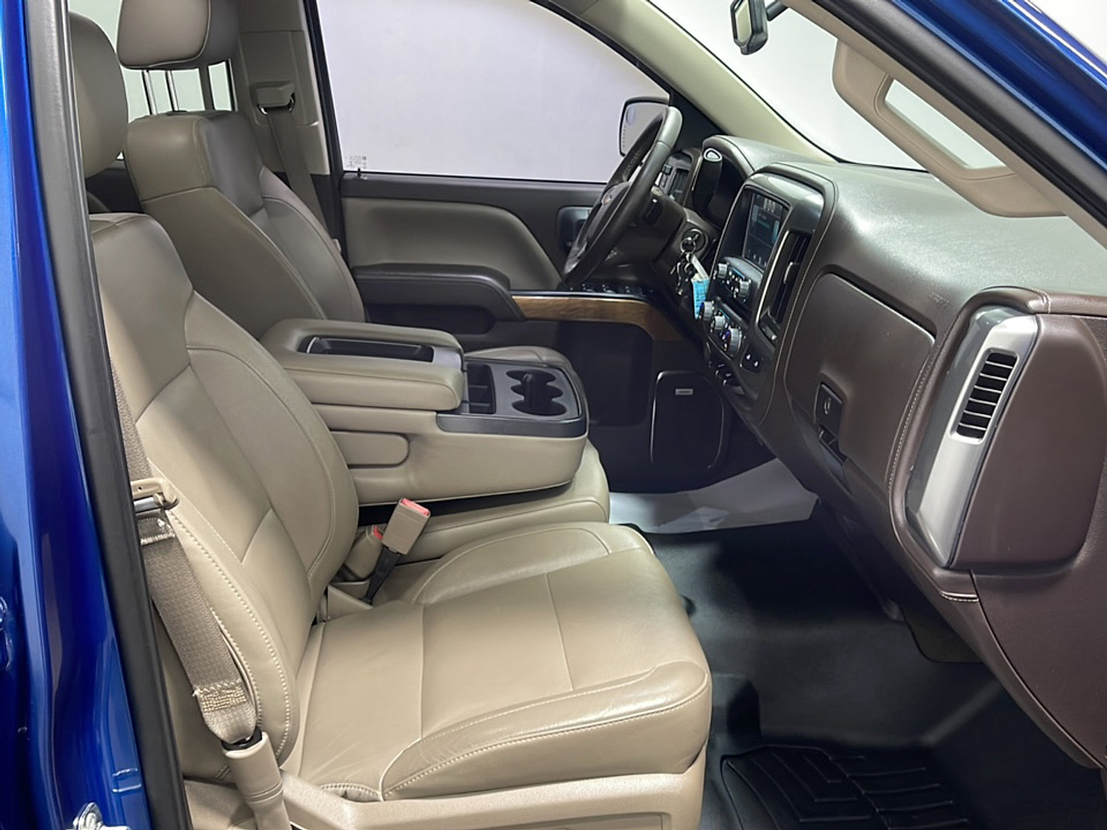 Used 2015 Chevrolet Silverado 1500 LTZ AWD/4WD image 20