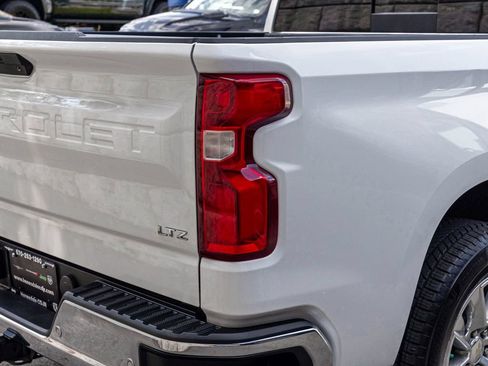 Used 2021 Chevrolet Silverado 1500 LTZ AWD/4WD image 41