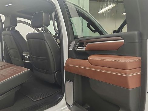 Used 2024 GMC Sierra 3500 Denali Ultimate image 44