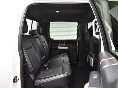 Used 2021 Ford F250 Lariat image 11