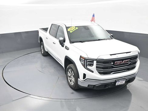 Used 2024 GMC Sierra 1500 SLT AWD/4WD image 28