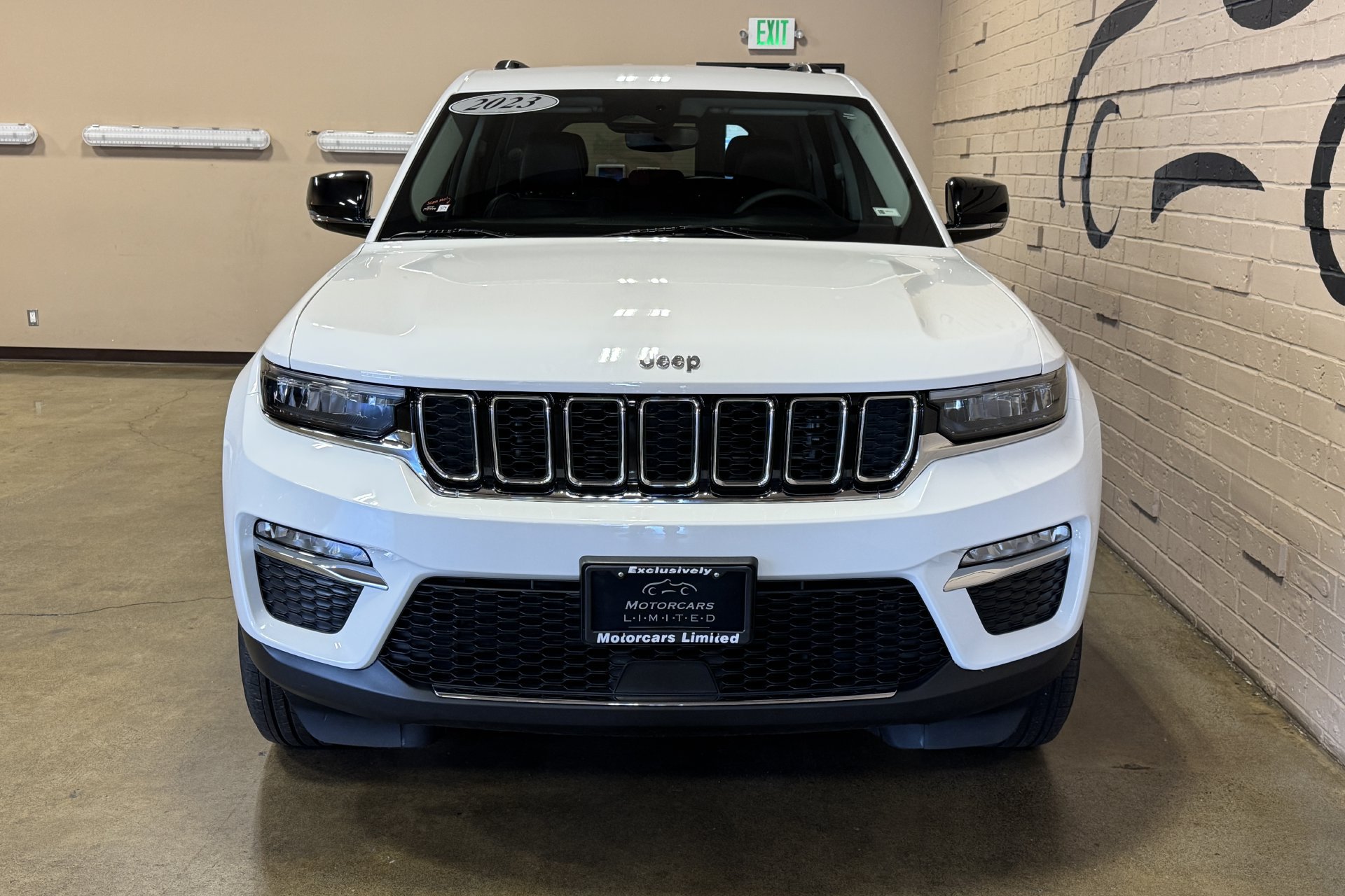 Used 2023 Jeep Grand Cherokee Limited AWD/4WD image 12