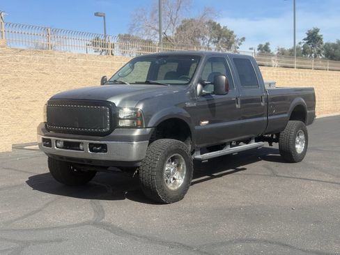 Used 2005 Ford F350 Lariat image 1