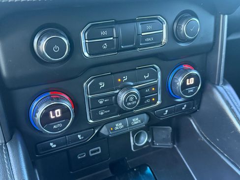 Used 2021 Chevrolet Tahoe LT image 16