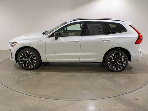 New 2026 Volvo XC60 T8 Ultra w/ Protection Package Premier image 2