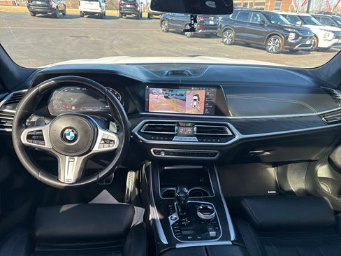 Used 2020 BMW X7 M50i w/ Dynamic Handling Package image 23