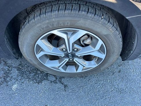 Used 2019 Kia Forte LXS image 21