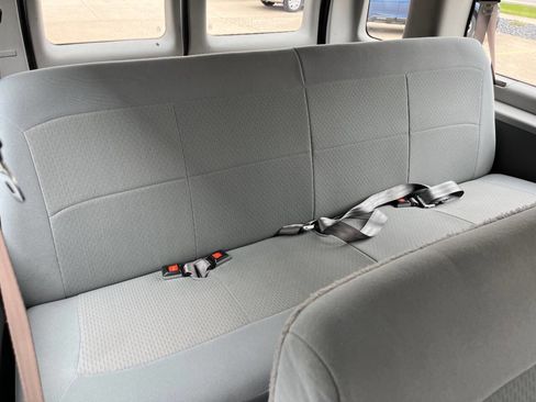 Used 2007 Ford E-350 and Econoline 350 XLT image 22