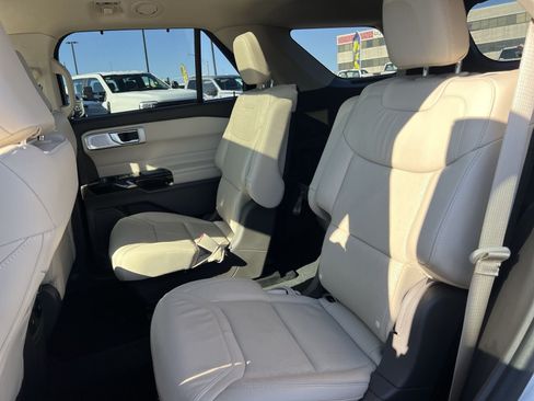 Used 2023 Ford Explorer Platinum w/ Technology Package AWD/4WD image 25