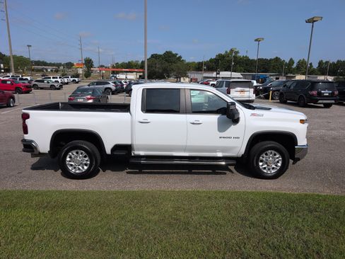 Used 2025 Chevrolet Silverado 2500 LT AWD/4WD image 7