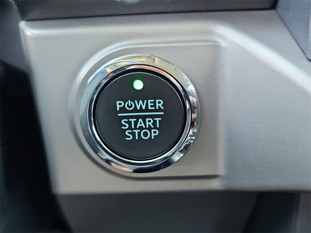 Used 2023 Ford F150 Lightning XLT AWD/4WD image 17