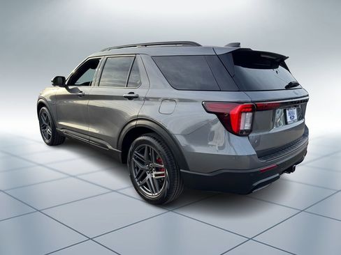 New 2026 Ford Explorer ST-Line image 5