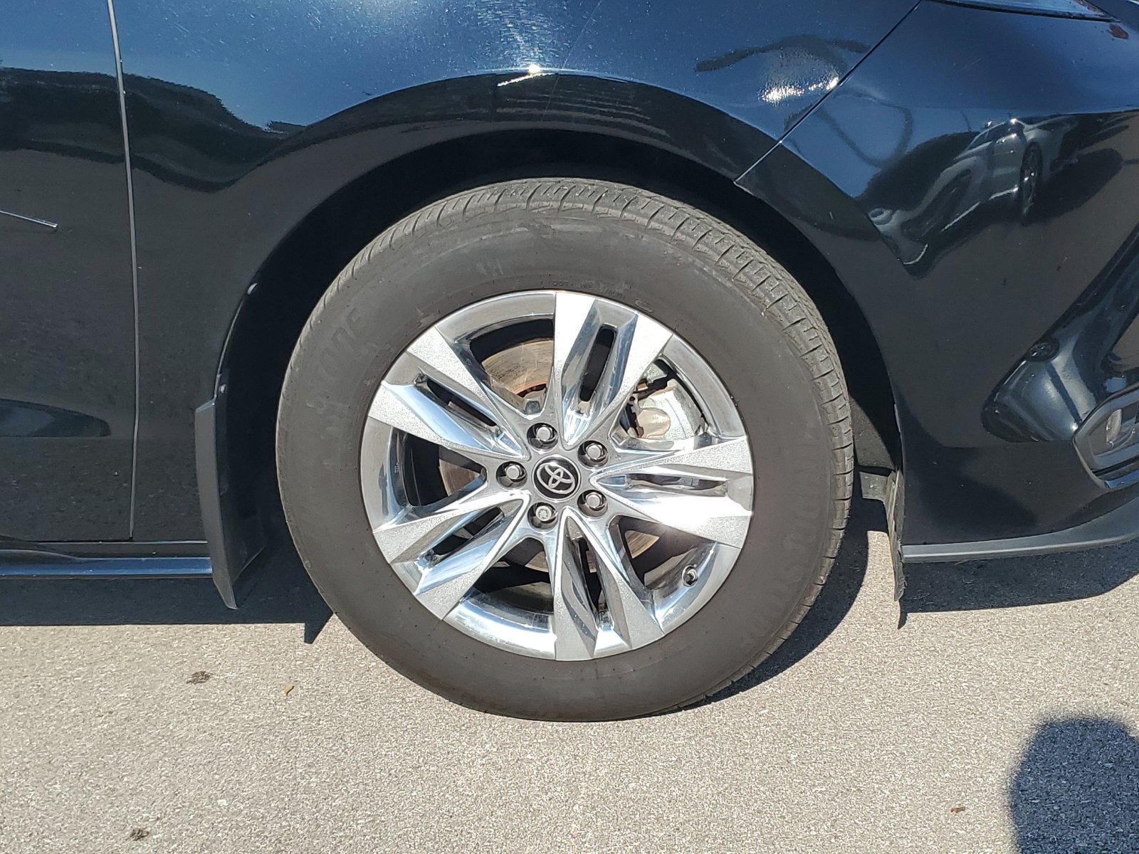 Certified 2025 Toyota Sienna XLE w/ XLE Plus Package AWD/4WD image 6