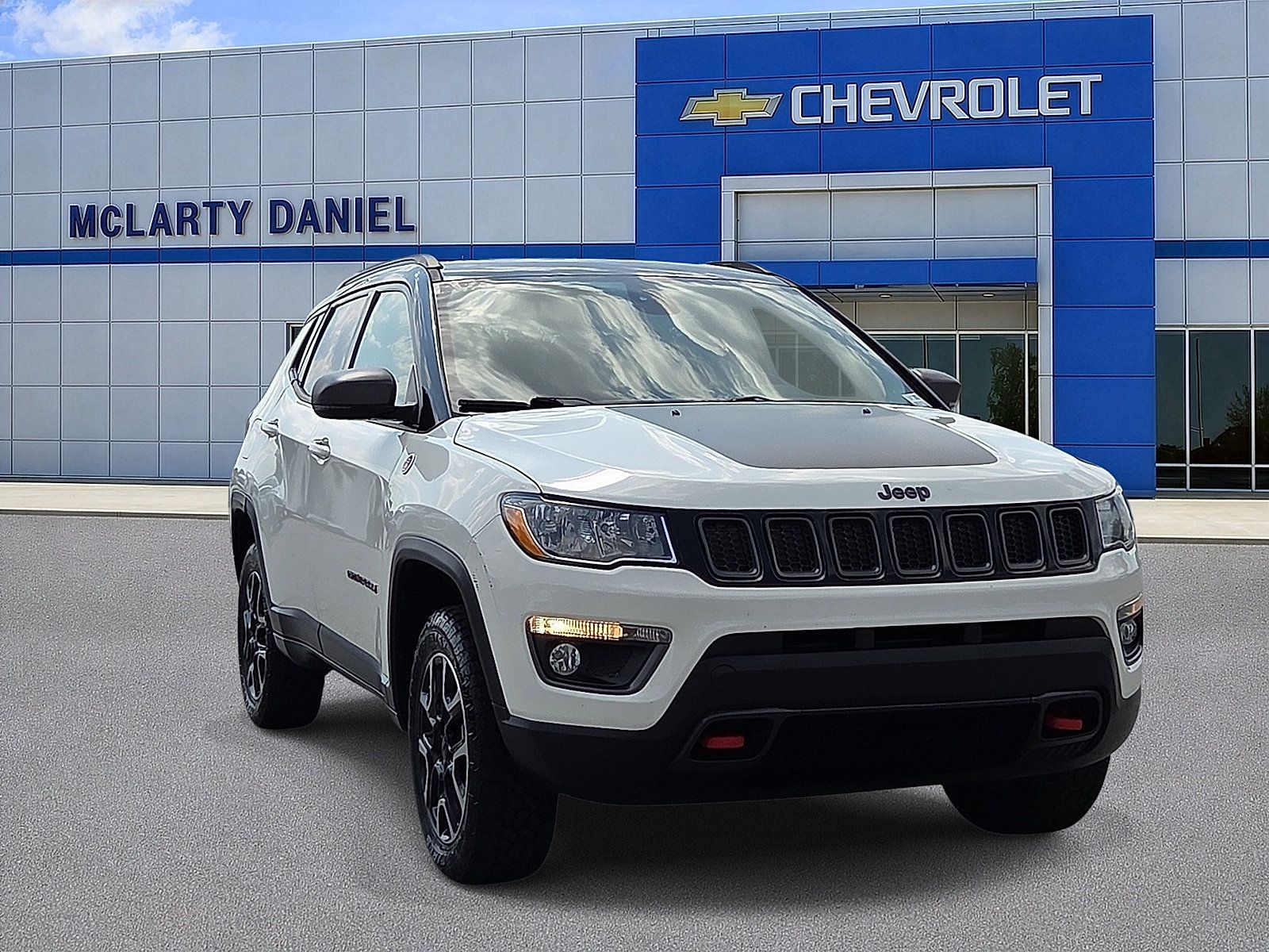 Used 2019 Jeep Compass Trailhawk w/ Safety & Security Group AWD/4WD image 1