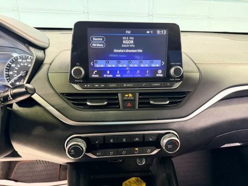 Used 2022 Nissan Altima 2.5 SR w/ Midnight Edition Package FWD image 10