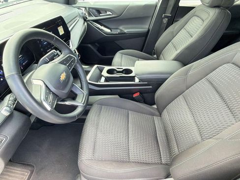 Used 2025 Chevrolet Equinox LT image 23