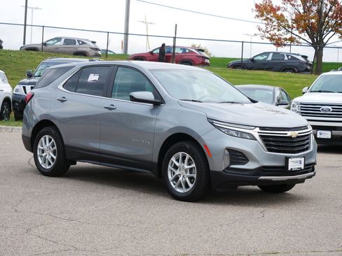 Used 2024 Chevrolet Equinox LT w/ Driver Convenience Package AWD/4WD image 4