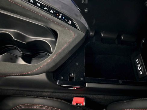 Used 2022 Chevrolet Corvette Stingray Premium Cpe w/ Z51 Performance Package RWD image 28