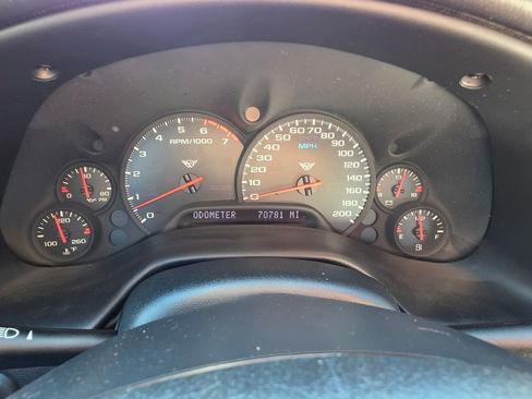 Used 2004 Chevrolet Corvette Coupe w/ Preferred Equipment Group image 23